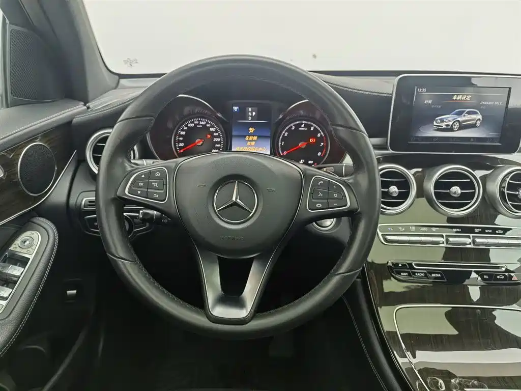 MERCEDES-BENZ GLC