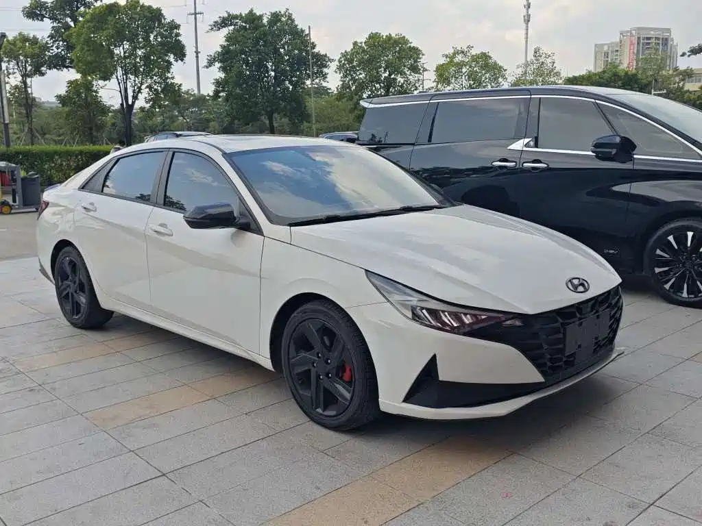 Hyundai Elantra — миниатюра 2