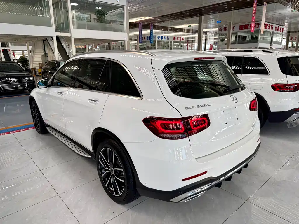 MERCEDES-BENZ GLC