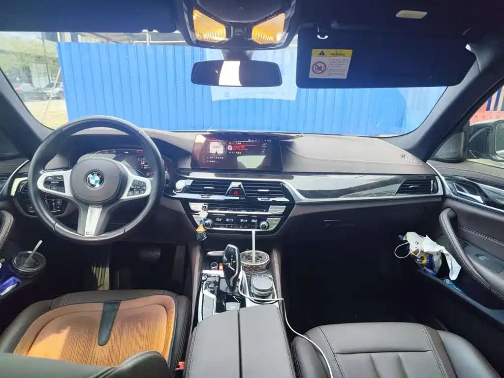 BMW 5 Series — миниатюра 7