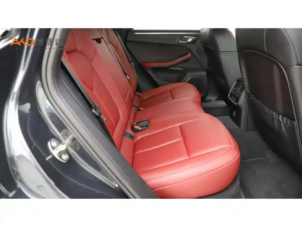 Porsche Macan — миниатюра 8