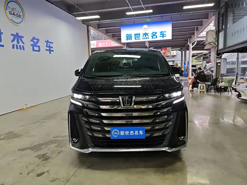 Toyota Vellfire — миниатюра 2