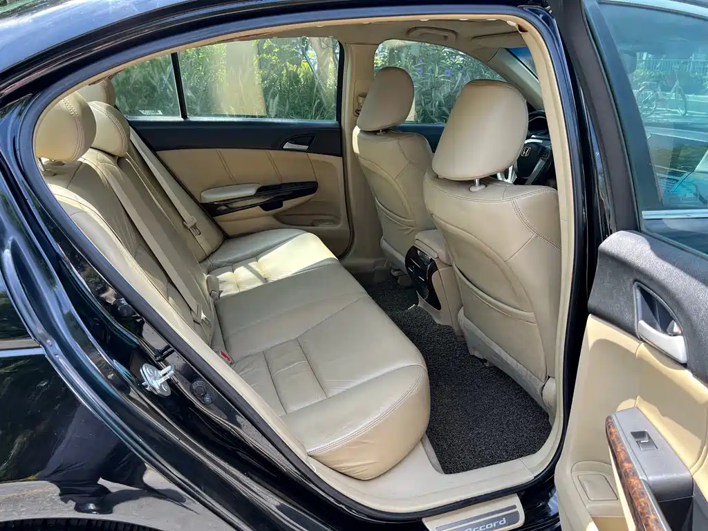 Honda Accord — миниатюра 14