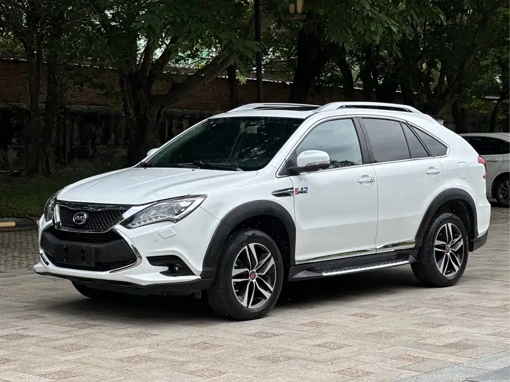 2016 BYD Tang - zdjęcie 1 z 26