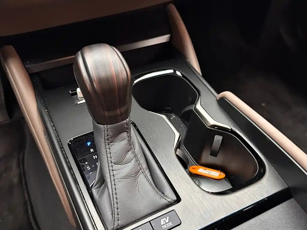 Lexus ES — миниатюра 15