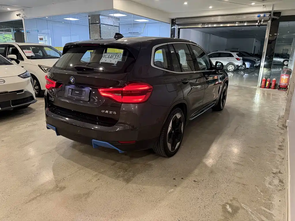 BMW iX3 — миниатюра 5