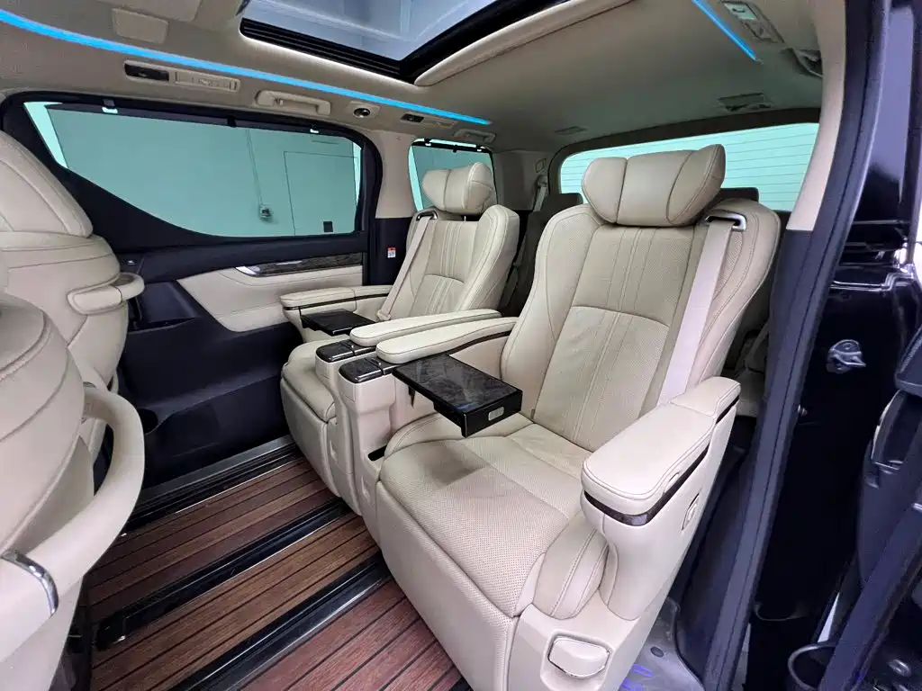 Toyota Vellfire — миниатюра 14
