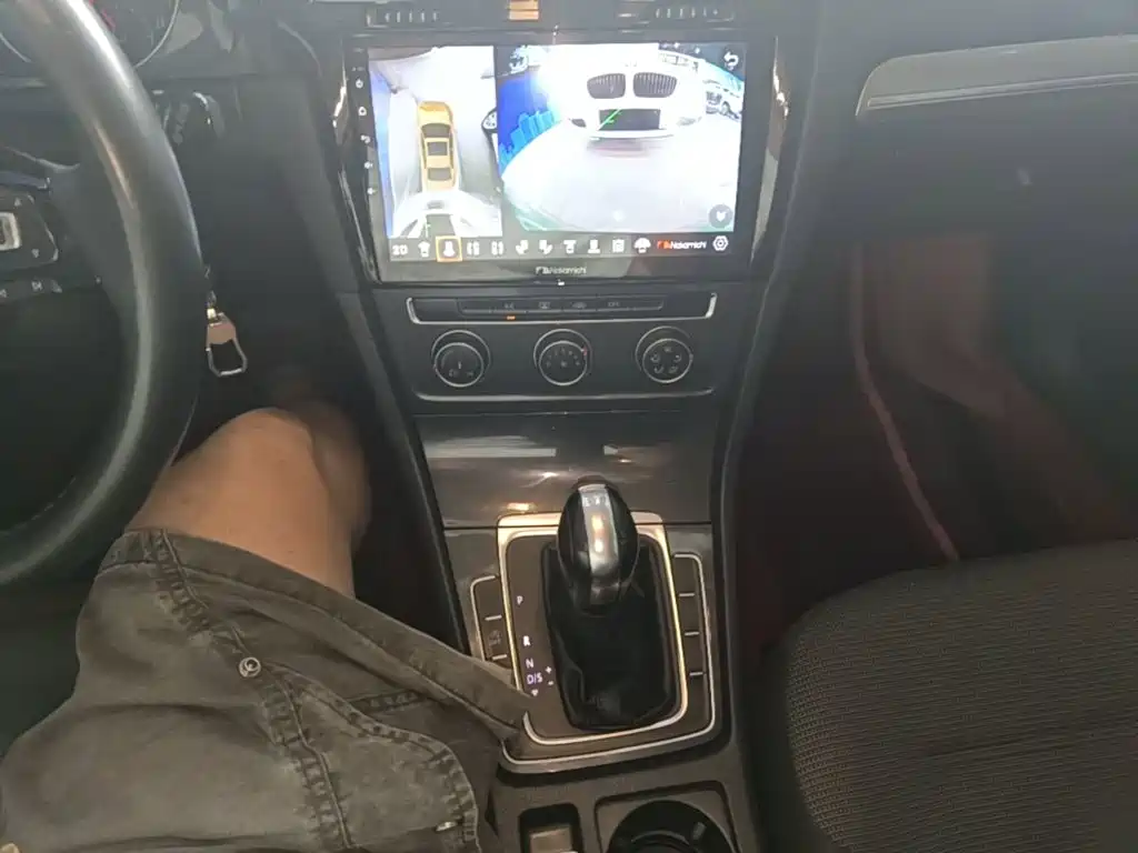 Volkswagen Golf — миниатюра 14