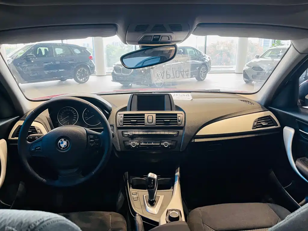 BMW 1 Series (Import) — миниатюра 6