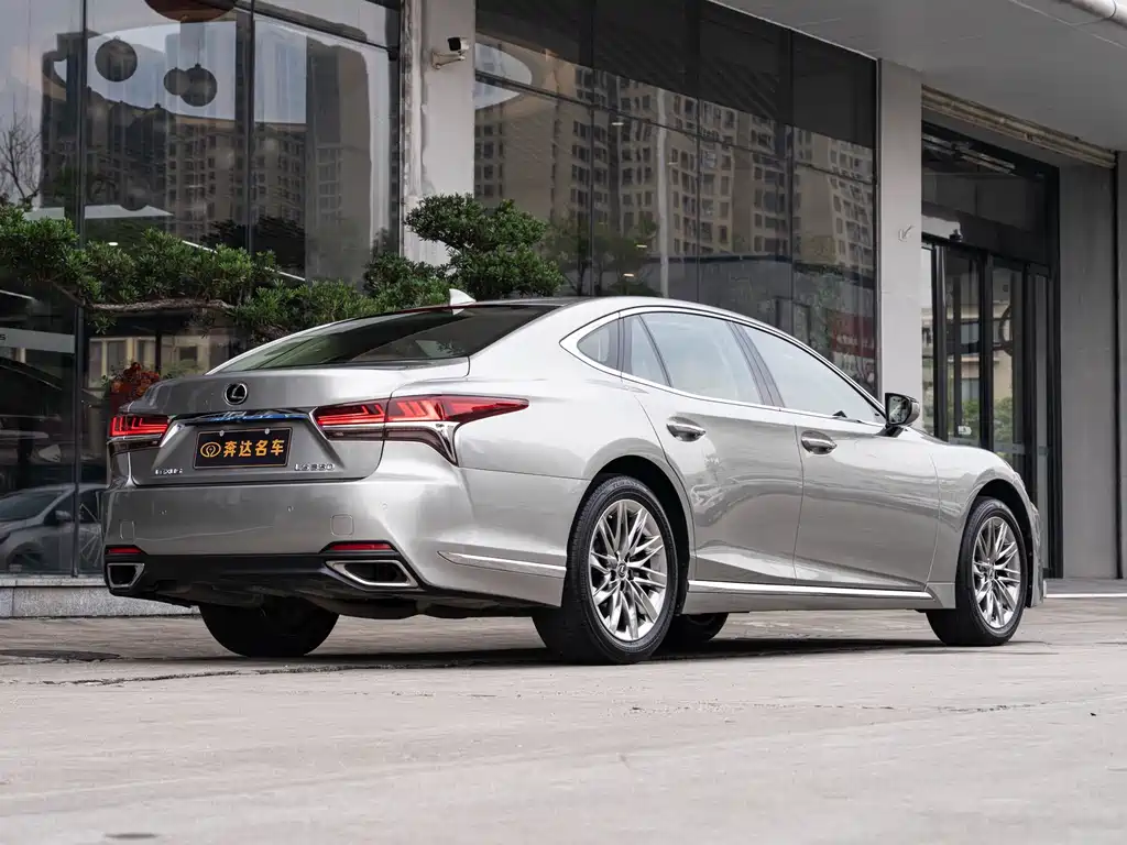 Lexus LS — миниатюра 3