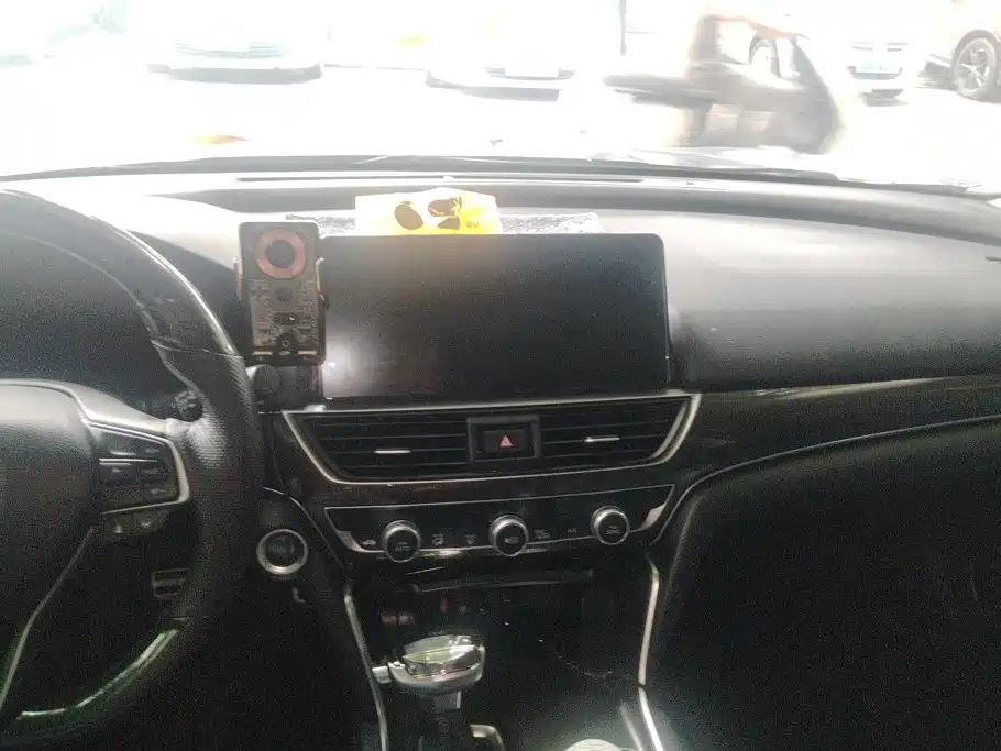 Honda Accord — миниатюра 12