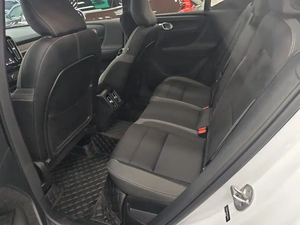 Volvo XC40 — миниатюра 17