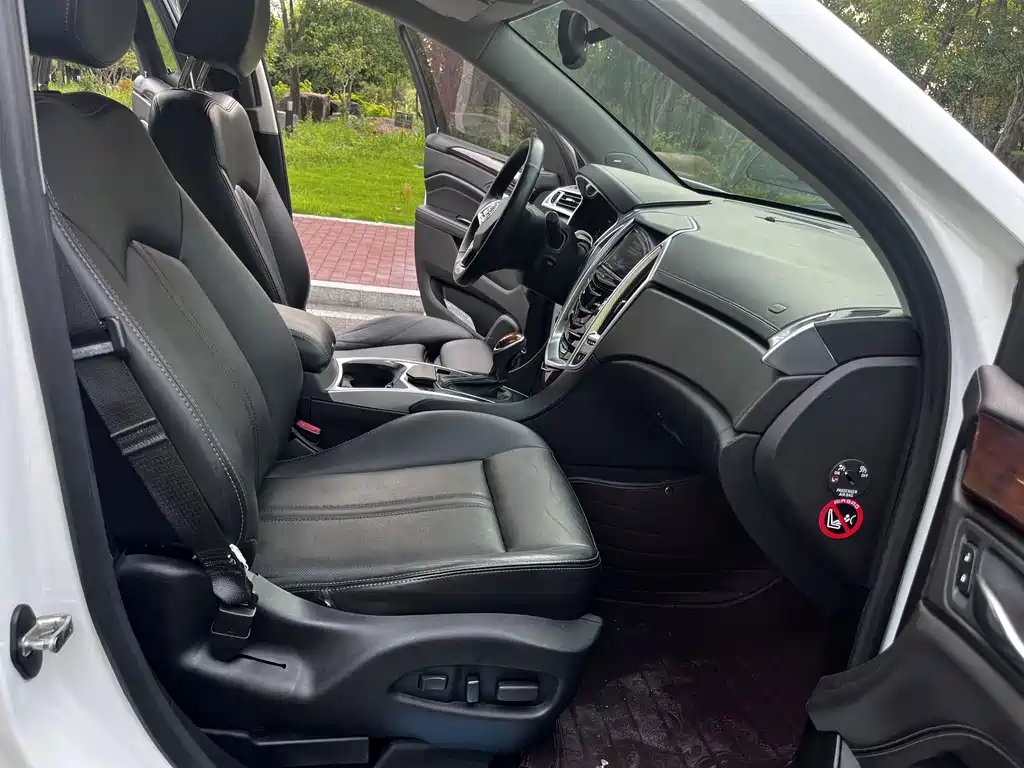 Cadillac SRX — миниатюра 13