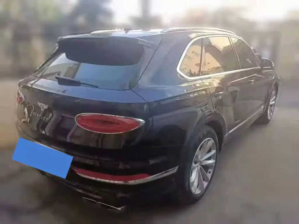 Bentley Bentayga PHEV — миниатюра 11