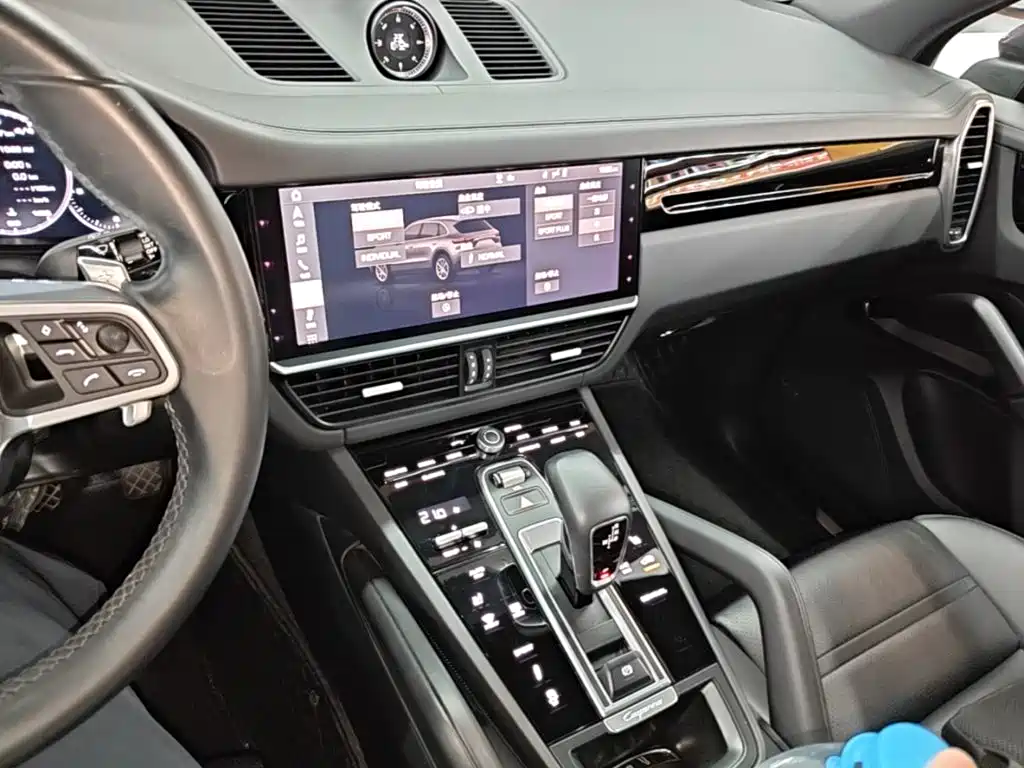 Porsche Cayenne — миниатюра 14