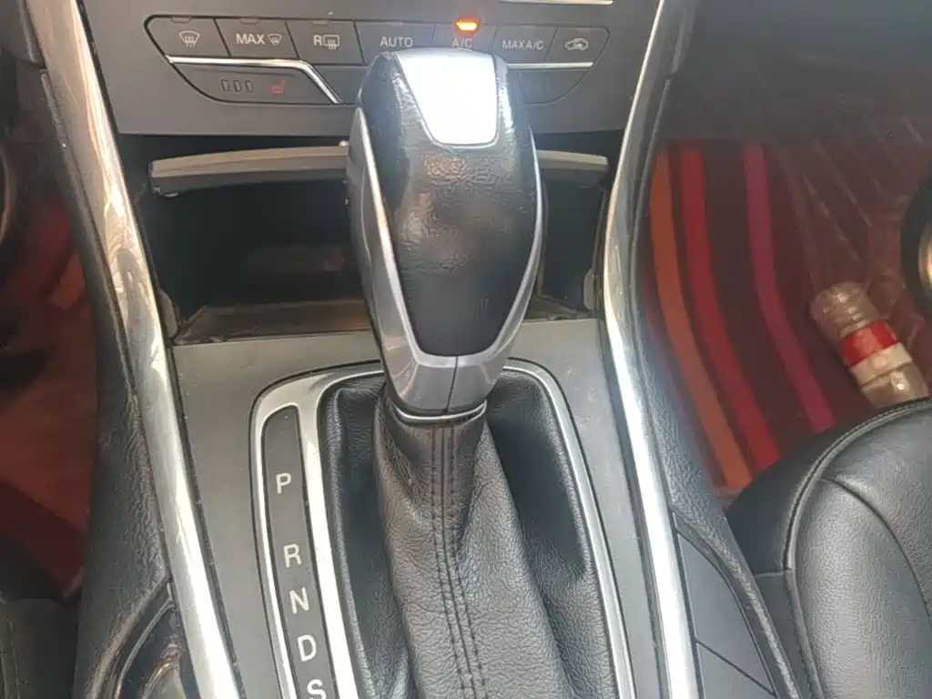 Ford Edge — миниатюра 14
