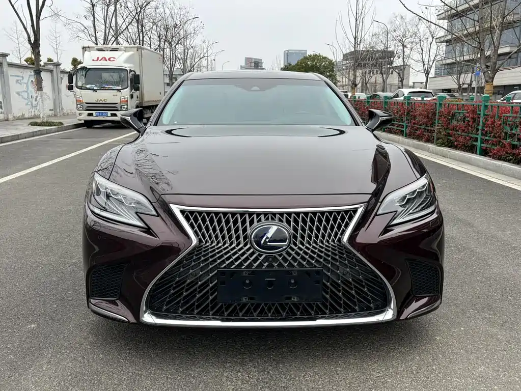 Lexus LS 2020 500h VI