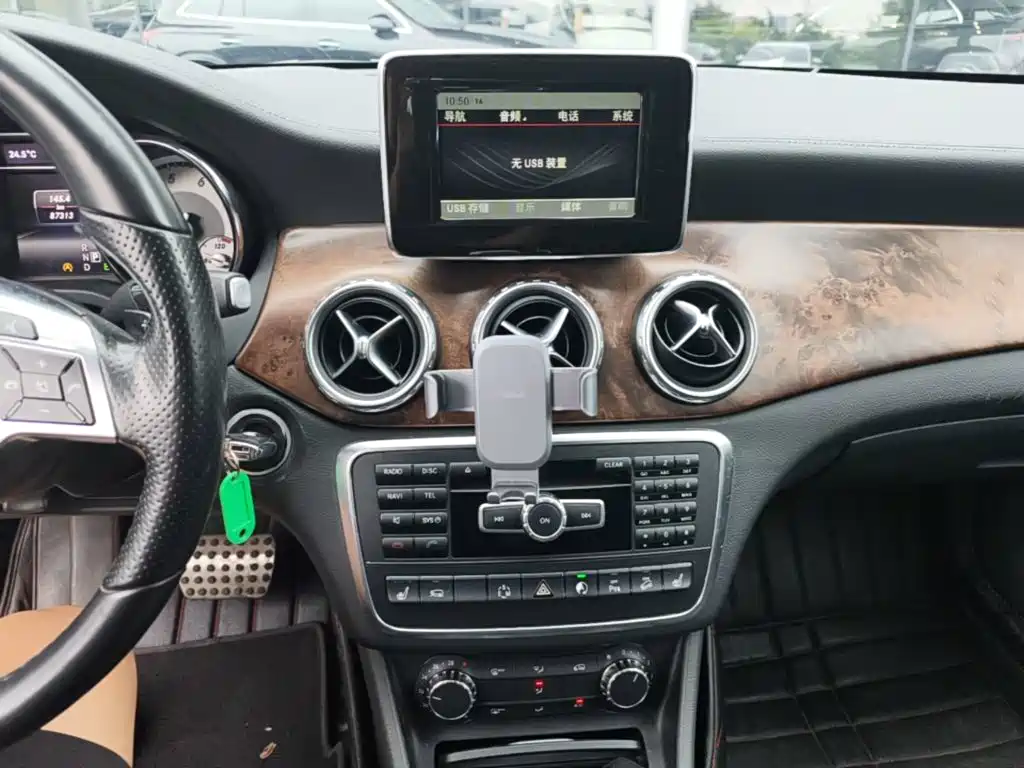 Mercedes-Benz GLA — миниатюра 18