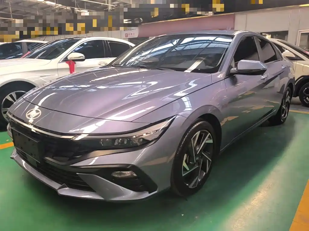 Купить Hyundai Elantra