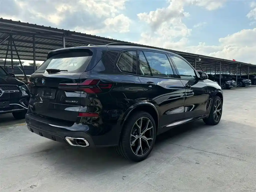 BMW X5 2026 xDrive 30Li Premium M Sport