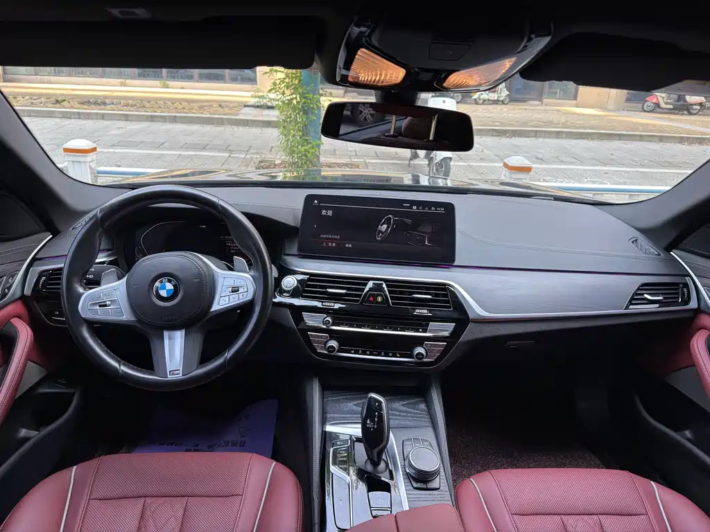 BMW 5 Series — миниатюра 4