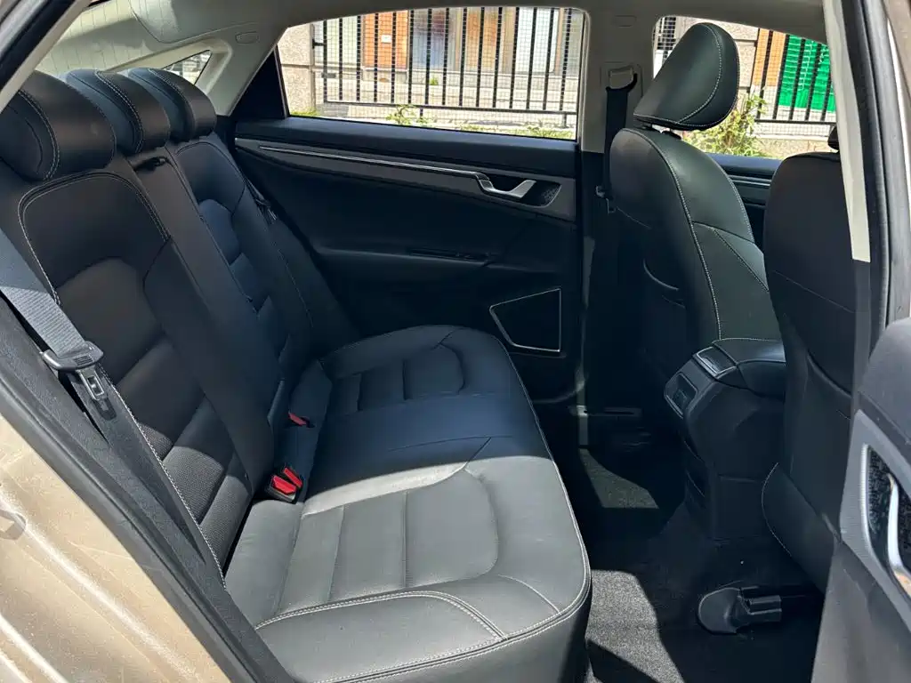 Geely Emgrand GL — миниатюра 9