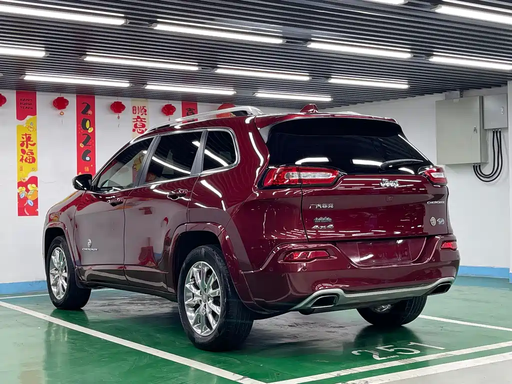 Jeep Cherokee — миниатюра 7
