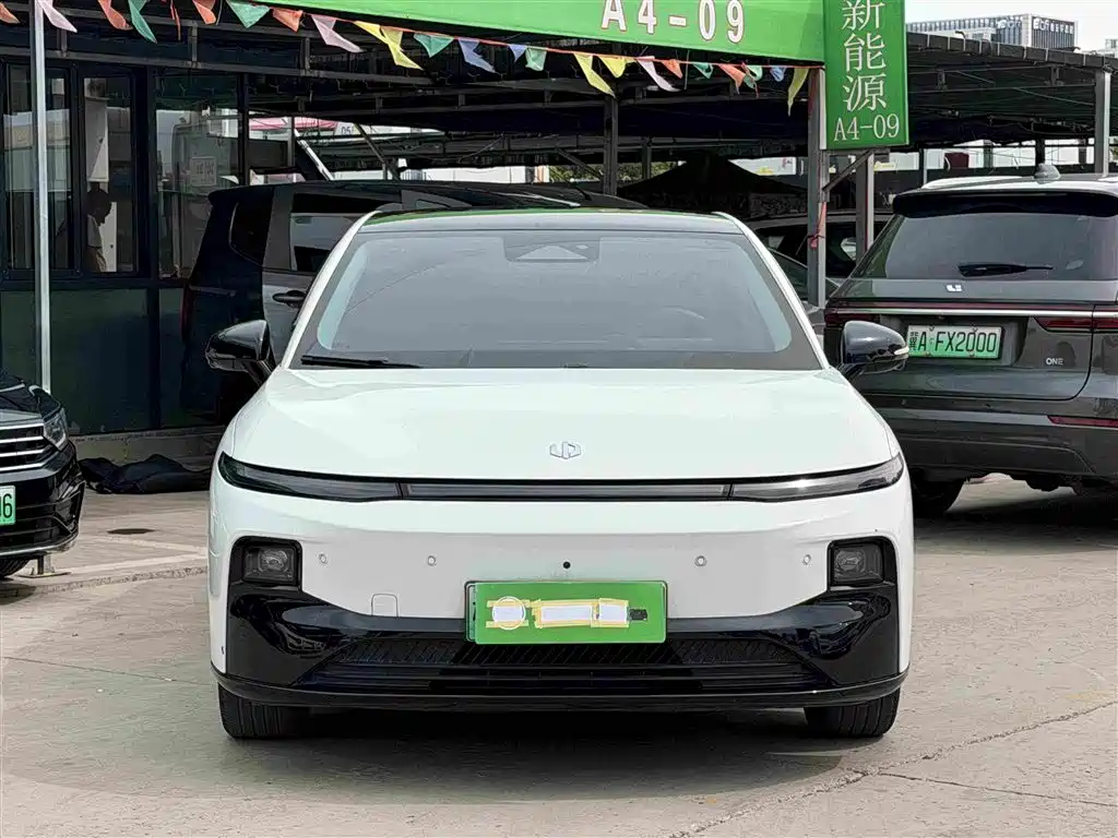 Leapmotor Leapmotor B01 — миниатюра 3