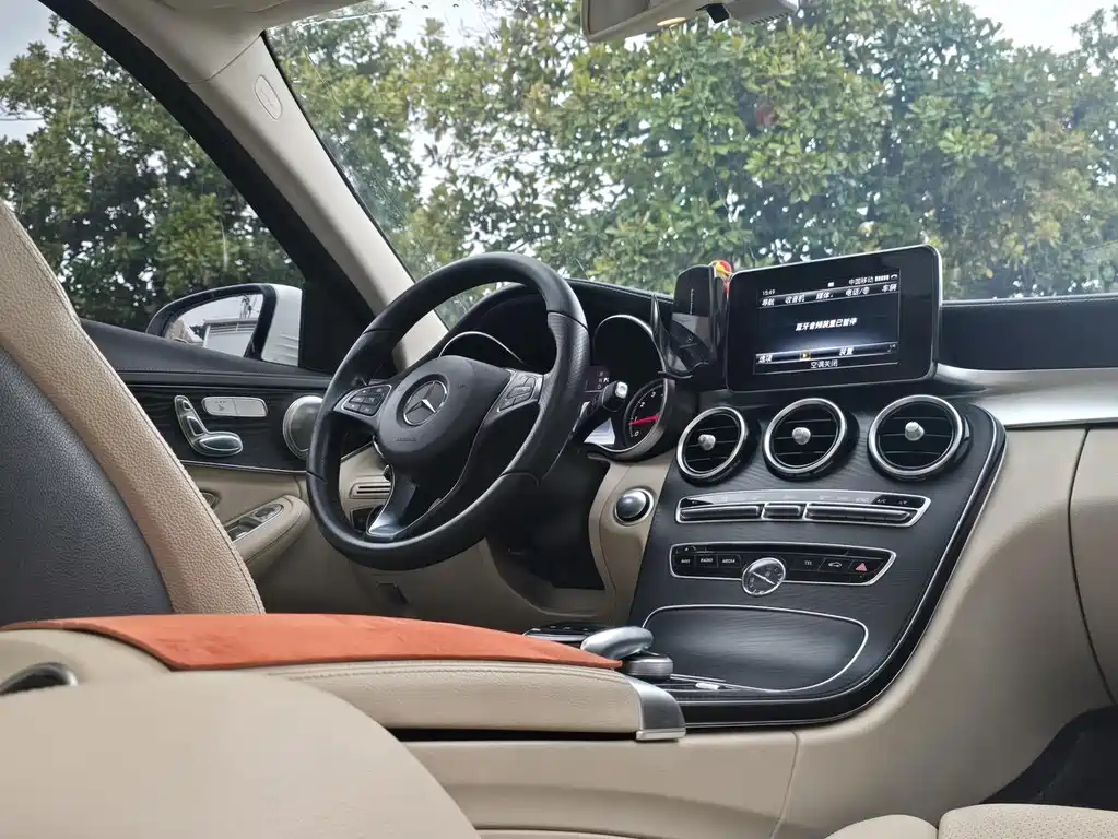 Mercedes-Benz C-Class — миниатюра 13