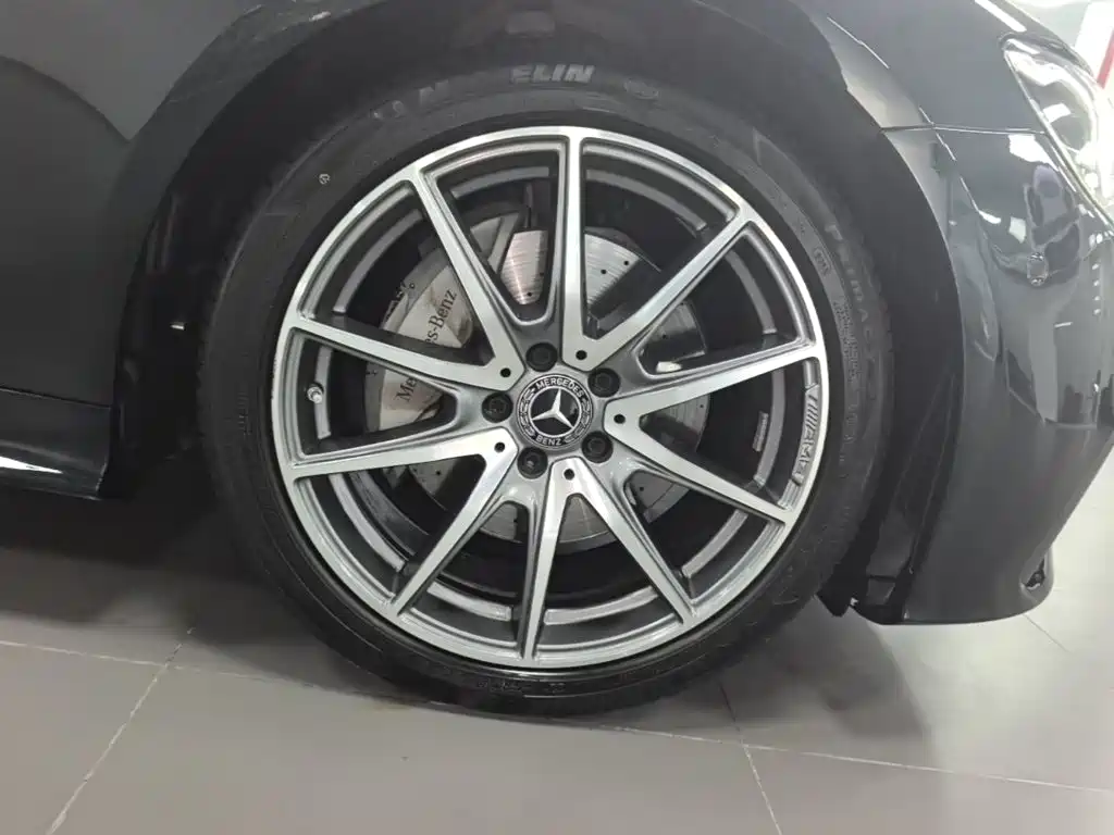 Mercedes-Benz E-Class (Import) — миниатюра 12