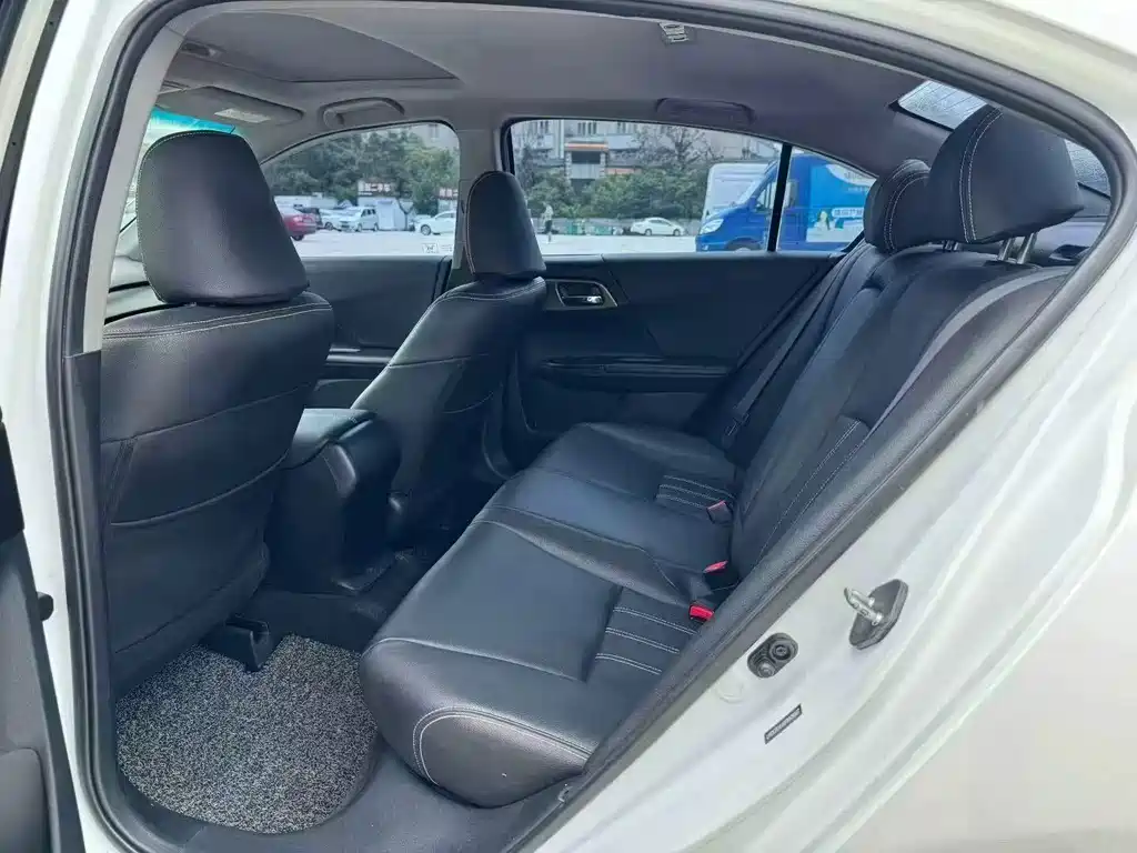 Honda Accord — миниатюра 5