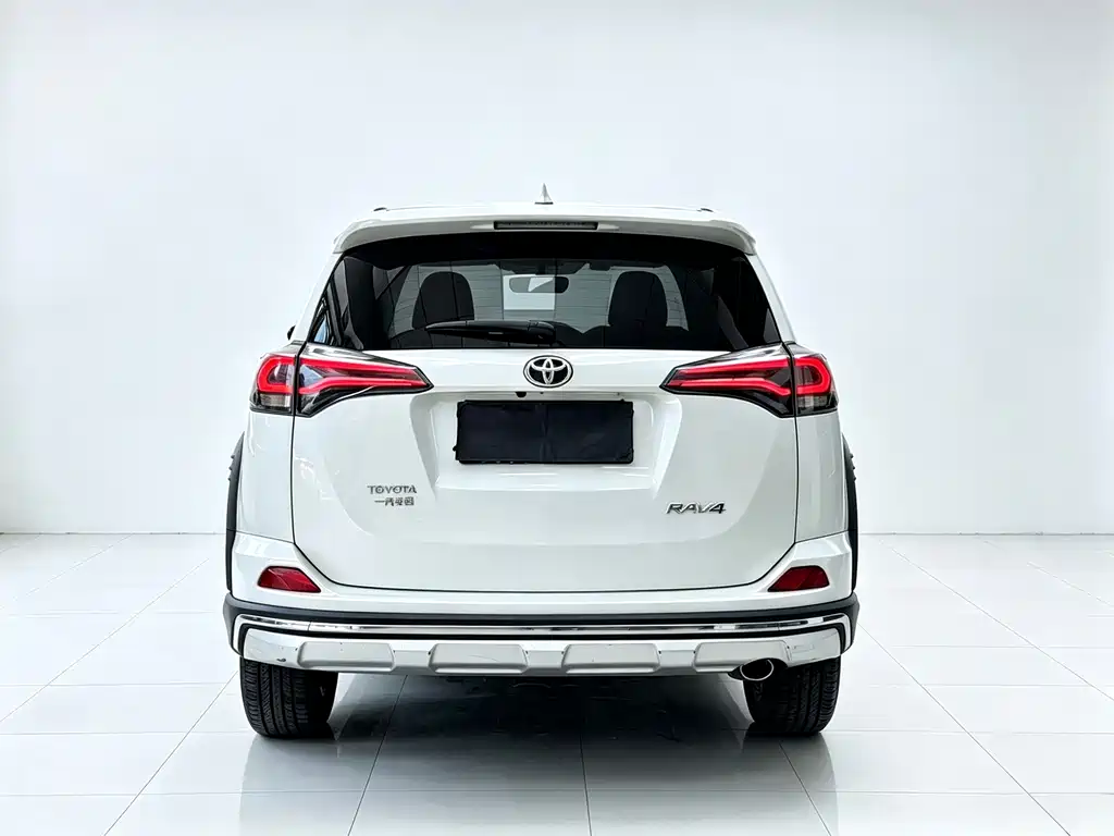 Toyota RAV4 — миниатюра 13
