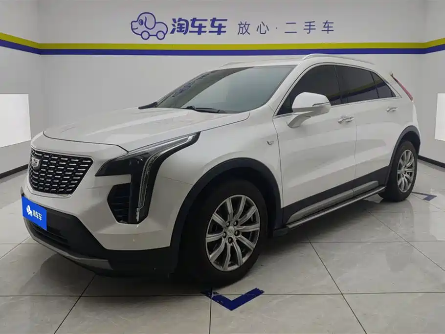 CADILLAC XT4