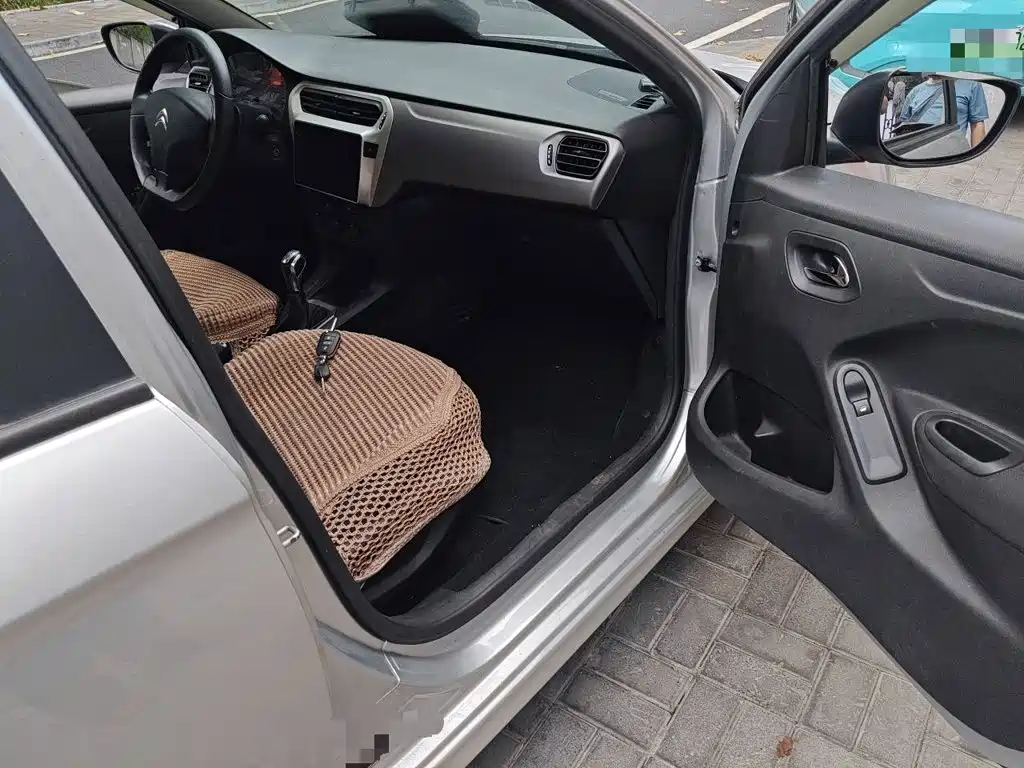 Citroen Elysee — миниатюра 19