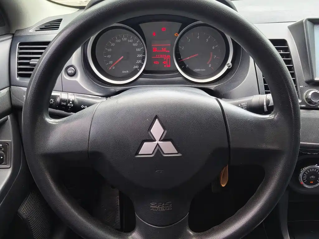 Mitsubishi Lancer EX — миниатюра 11