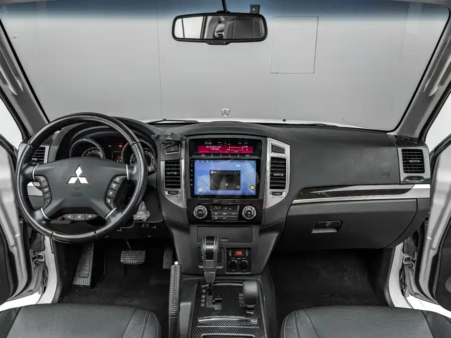 Mitsubishi Pajero (Import) — миниатюра 25