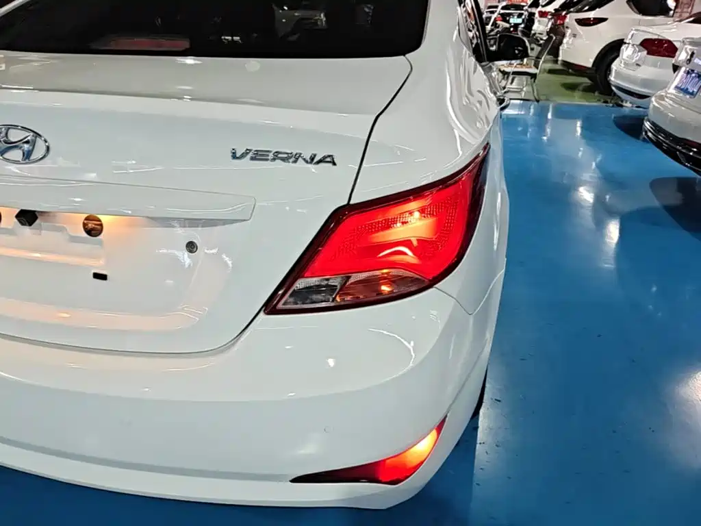 Hyundai Verna — миниатюра 8