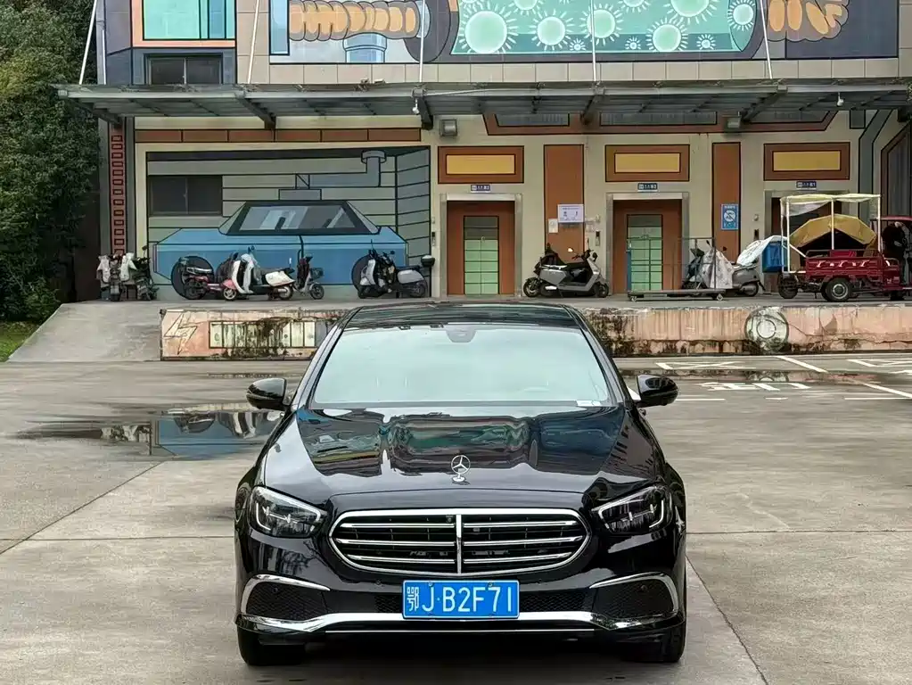 Mercedes-Benz E-Class 2023