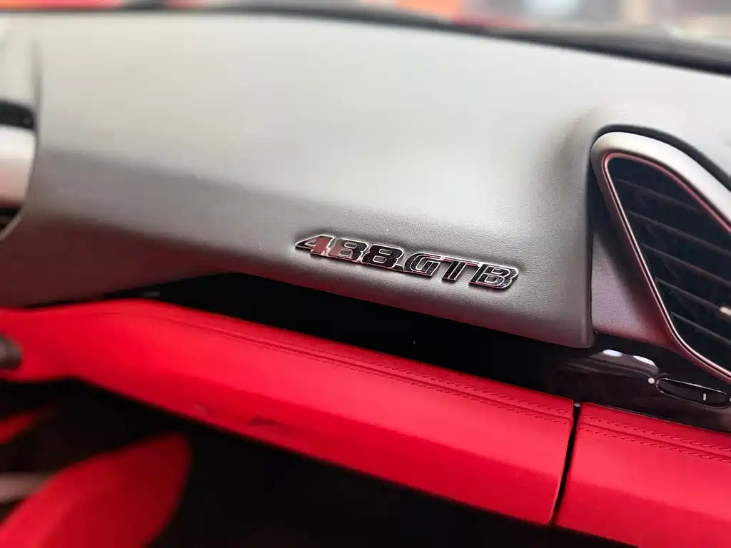 Ferrari 488 — миниатюра 4