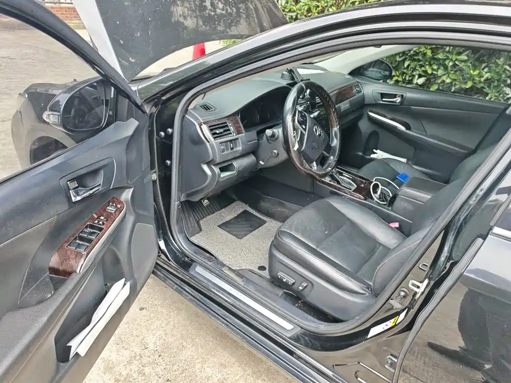 Toyota Camry — миниатюра 13