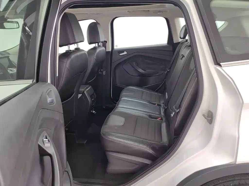 Ford Kuga — миниатюра 15