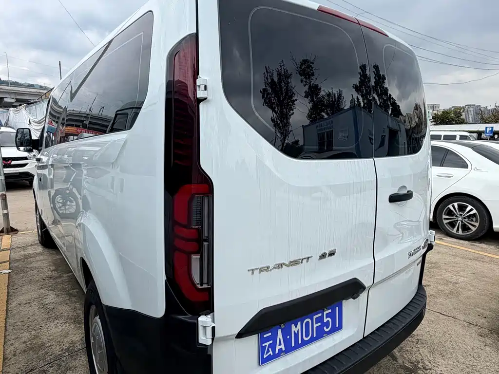 Ford Transit — миниатюра 4