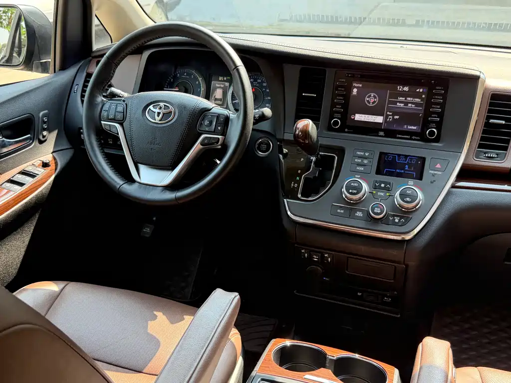 Toyota Sienna — миниатюра 15