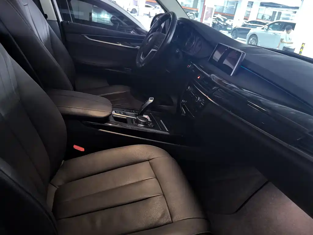BMW X5 (Import) — миниатюра 16