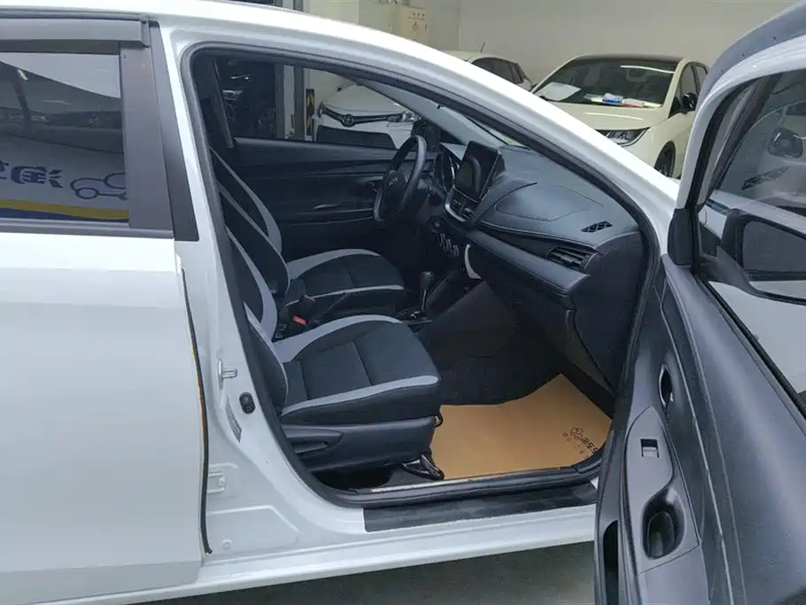 TOYOTA YARIS L ZHIXUAN