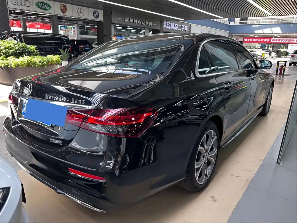 Mercedes-Benz E-Class — миниатюра 12