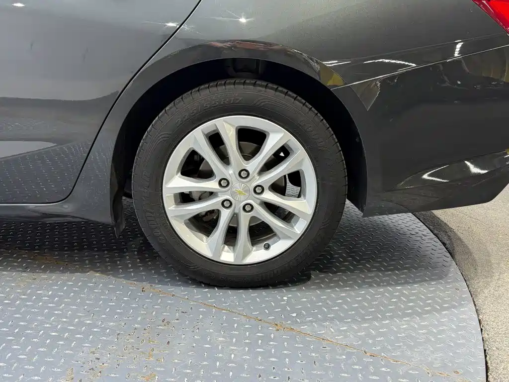 Chevrolet Malibu XL — миниатюра 15