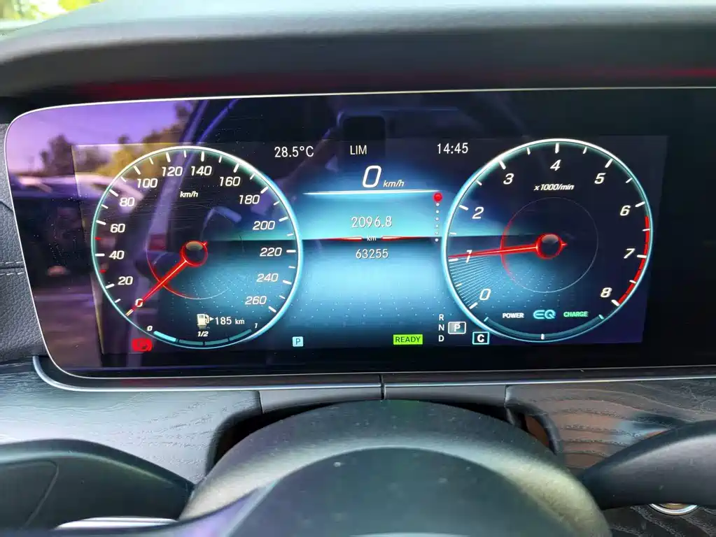 Mercedes-Benz E-Class (Import) — миниатюра 11