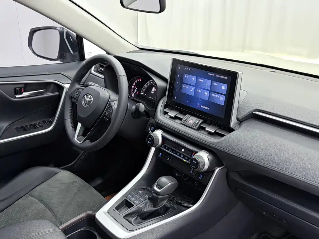 Toyota RAV4 — миниатюра 20
