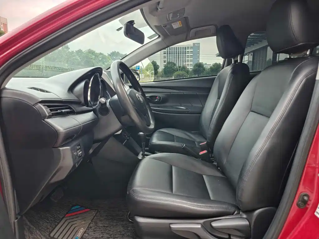 Toyota Yaris L — миниатюра 6